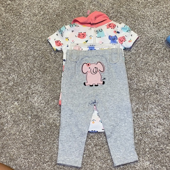 Cute new outfit - Picture 2 of 3